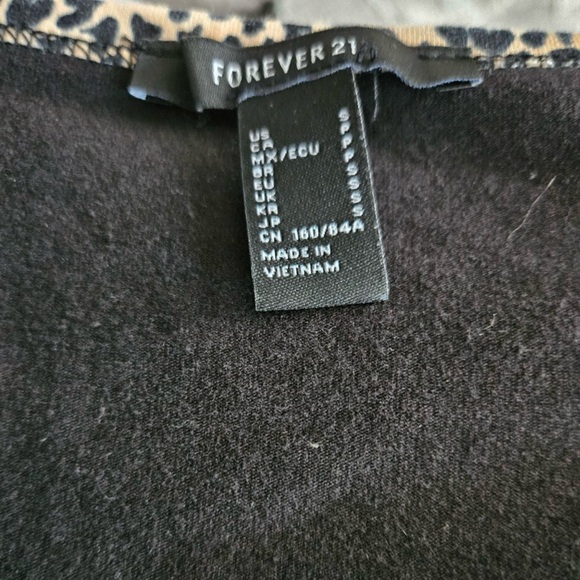Small Forever 21 button top - Picture 3 of 3